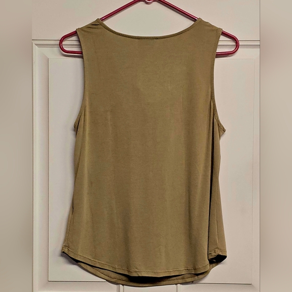 Women's Size Medium Tahari Sleeveless Tan Scoop Neck Business/Casual BNWOT Top!✨ - Picture 10 of 10